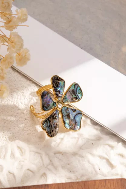 Bague Fleur Nacrée Irisée —  Doris | Hatoria