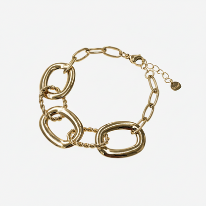 Bracelet Électra doré avec maillons larges et fermoir ajustable.