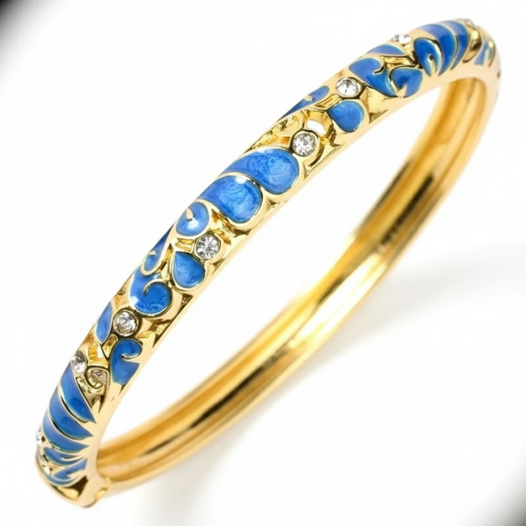 Détail texture du jonc fin émaillé bleu océan et strass